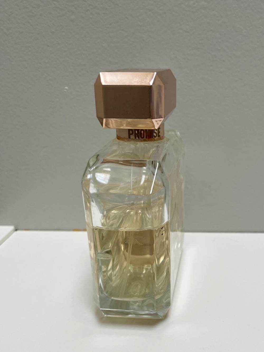 Jennifer Lopez-Promise-Perfume Bottle 3.4 oz 
Clear Glass with Rose Gold Accents - Picture 3 of 5